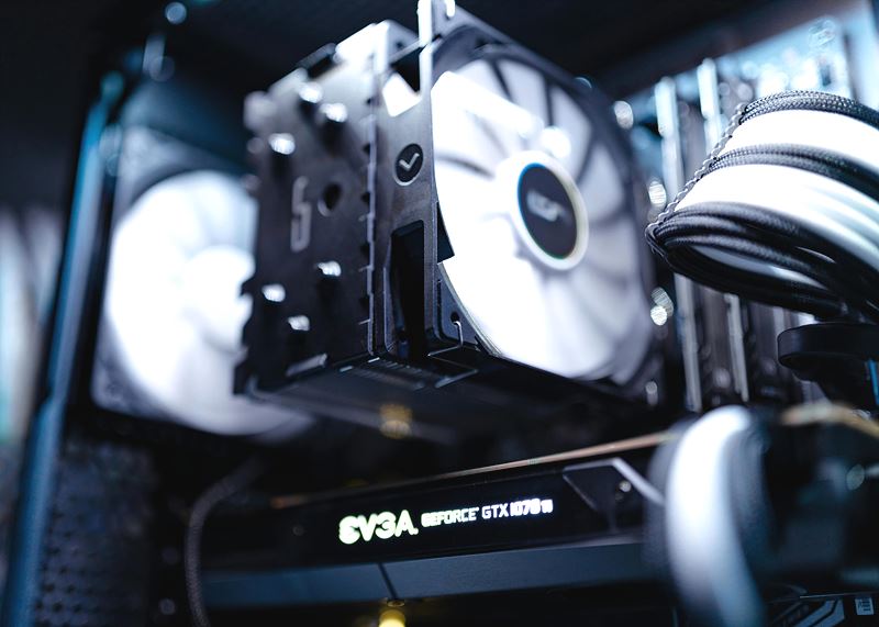 그래픽카드 팬 소음 갑자기 커졌을때