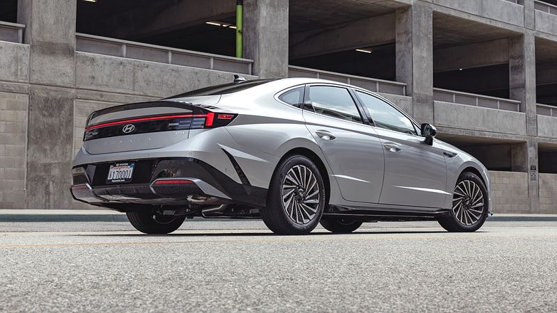 쏘나타 하이브리드 vs 경쟁 모델