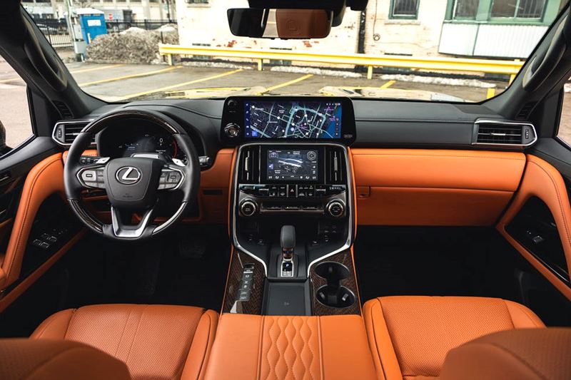 렉서스 LX 700h 실내 디자인