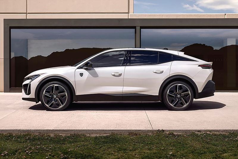 푸조 408 하이브리드 주행 성능