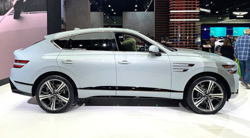 제네시스 GV80 하이브리드 후면 디자인