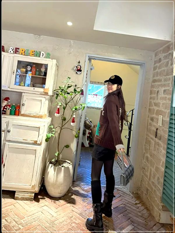 박한별, 브라운 니트 겨울 패션 소재 대비와 톤온톤 스타일링 완성!