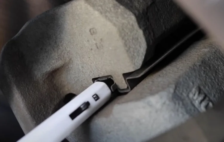 브레이크패드 교환주기 볼펜 활용 확인방법