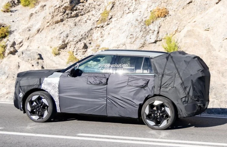 2027 투싼 풀체인지, 각진 신형 디자인