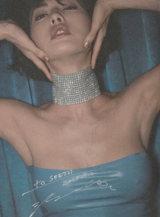 나나 노브 화보