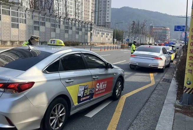 우회전 신호위반 단속, 일시정지 안하면 범칙금 6만원 벌점 15…