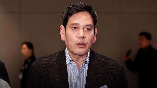 정용진 대국민 사과 | 탱크데이 논란에 대해 '역사 인식·감수성…