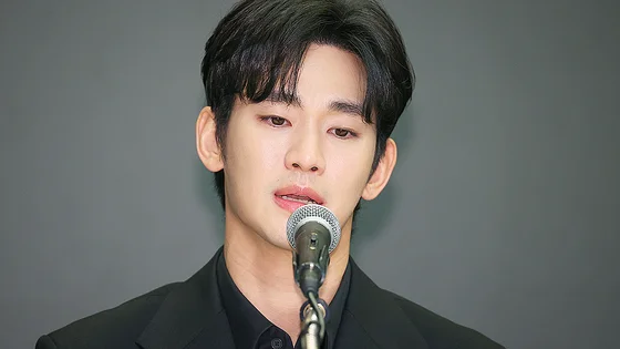 배우 김수현