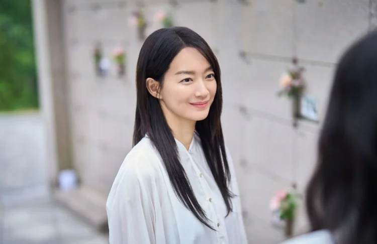 영화 눈동자 신민아 시각장애