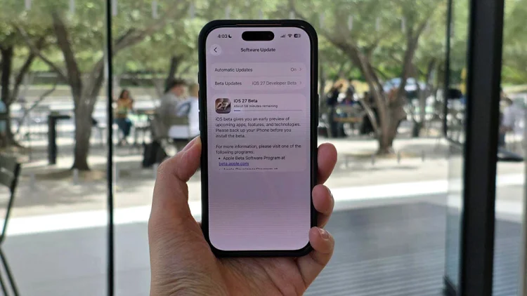 apple siri AI iOS27 beta update