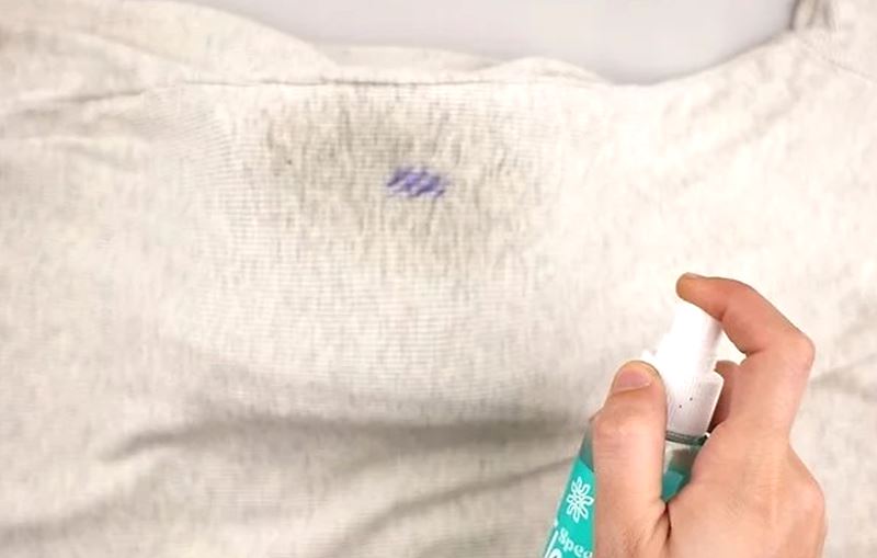 옷에 묻은 볼펜 지우는 방법, 집에서도 할 수 있어요