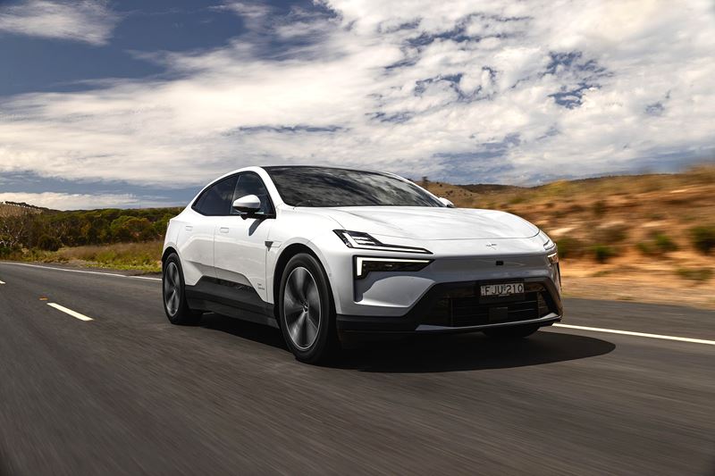 폴스타 4 듀얼모터, 전기 SUV 시승기 공개