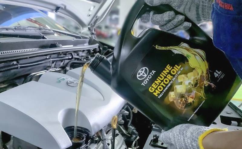 자동차 엔진오일 교체 주기와 비용은?